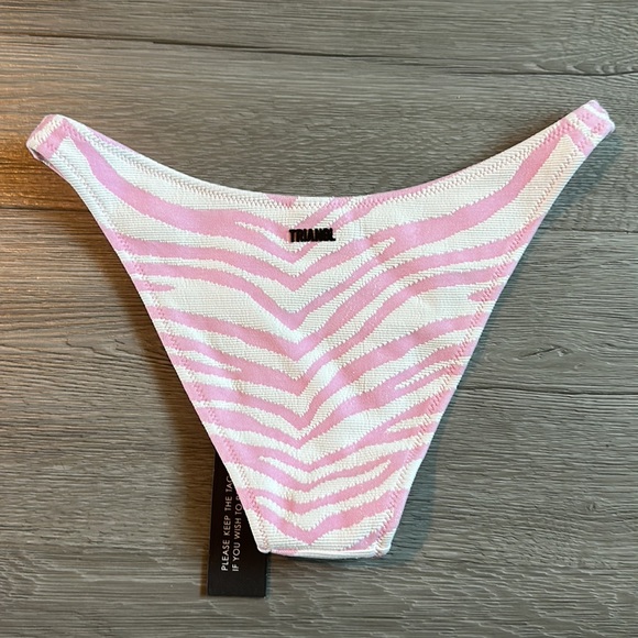 Zebra punch , Cheeky coverage bottom. - Picture 3 of 9